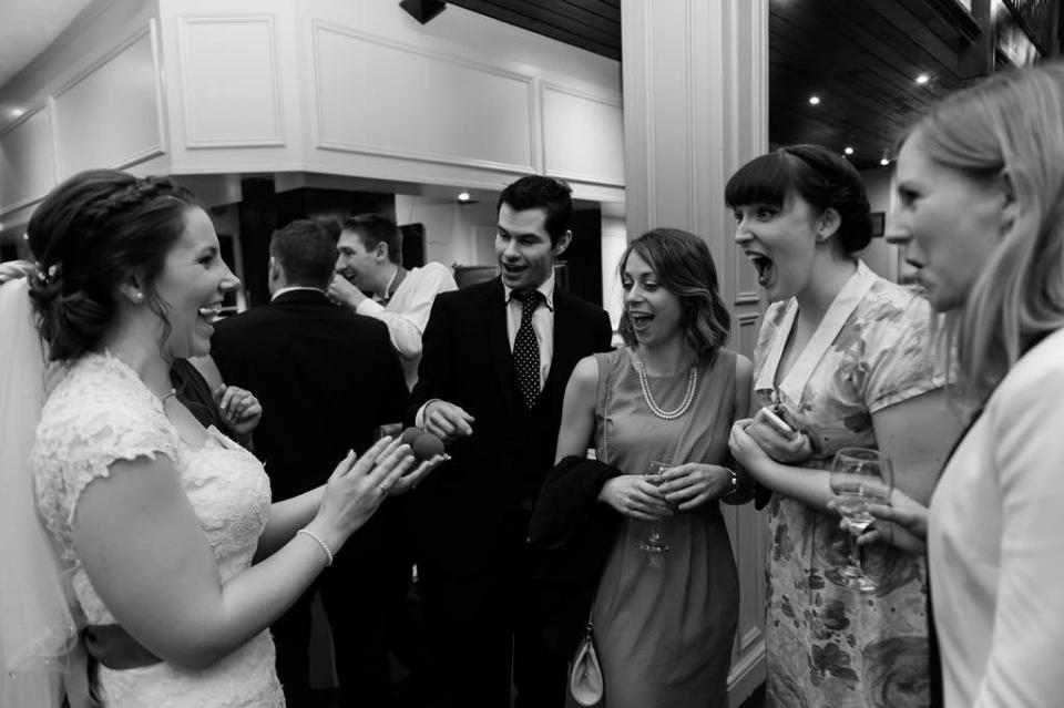 close up magician performing at a wedding